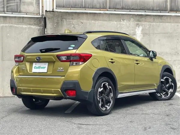 Subaru XV 2.0 Advance 4WD One-Owner Non-Smoker Navy Leather Seats Roof Rails Genuine Navi EyeSight Safety Plus Pre-Collision Braking Touring Assist Adaptive Cruise Control Side Camera Dashcam Power Seats (Yellow) — photo 9
