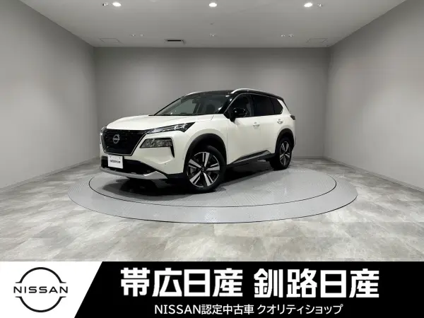 Nissan X-Trail 1.5 G e-4ORCE 4WD One Owner Summer/Winter Tires ProPilot ETC Demo Car Upgrade (Brilliant White Pearl/Super Black) — thumbnail 1