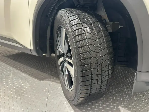 Nissan X-Trail 1.5 G e-4ORCE 4WD One Owner Summer/Winter Tires ProPilot ETC Demo Car Upgrade (Brilliant White Pearl/Super Black) — photo 9