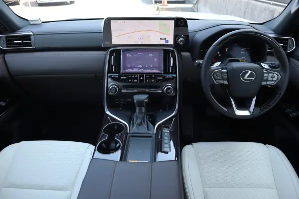 Lexus LX600 4WD Modellista Marc Levie Rear Enter 22-inch Side Step Metal Plate Digital Inner Mirror Front/Rear Drive Recorder Panoramic View Monitor Sunroof 53km Mileage Cool Box (Sonic Quartz) — photo 7