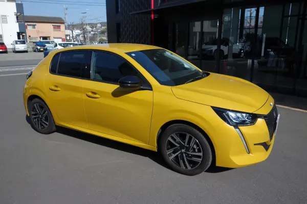 2022 Peugeot 208 — photo 2