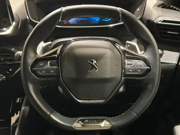 2021 Peugeot 208 — photo 3