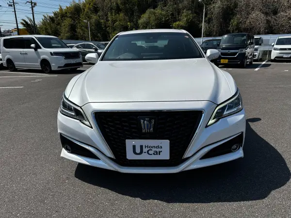 2022 Toyota Crown — photo 2