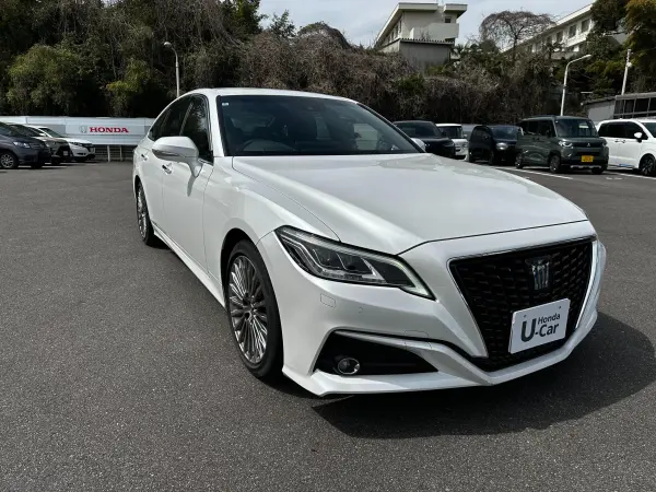 2022 Toyota Crown — photo 3