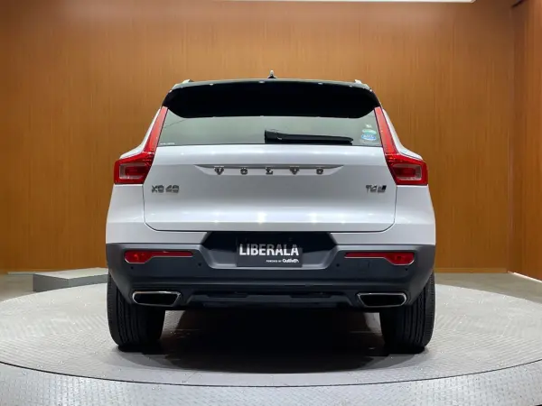 Volvo XC40 T4 AWD R-Design 4WD harman/kardon 360° Camera ACC Power Tailgate Half Leather Seat Seat Heater Power Seat Auto Hold Genuine Navi Intellisafe Lane Assist Blind Spot ETC (Crystal White Pearl) — photo 9