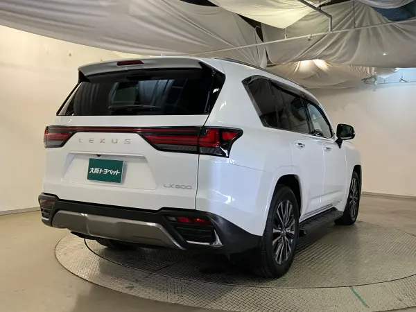 2024 Lexus Lx — photo 2