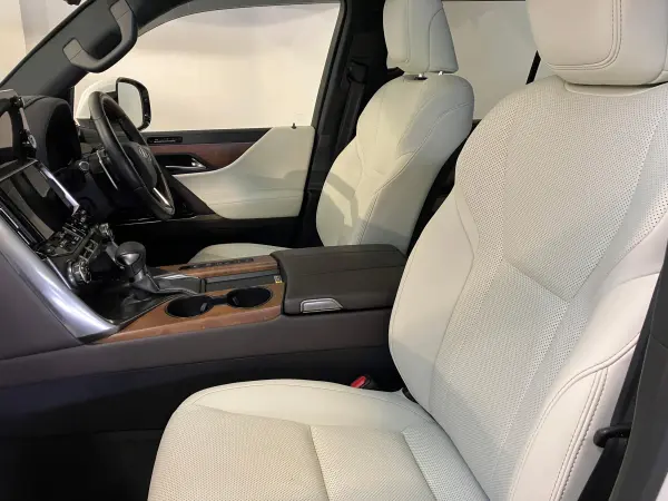 Lexus LX600 4WD — photo 7