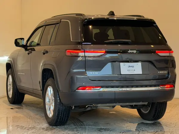 2023 Jeep Grand Cherokee — photo 3