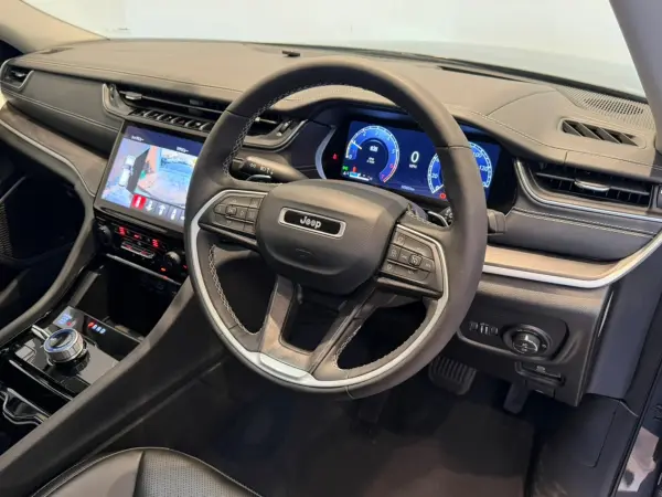 Jeep Grand Cherokee Limited 4WD Leather Seats LED Lights Backup Camera ACC Seat Heater & Cooler Steering Heater Genuine Navigation ALPINE Speakers Apple CarPlay Certified Used Car Warranty (Baltic Gray Metallic Clear Coat) — photo 7