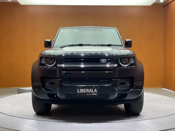 Land Rover Defender 110 X Dynamic SE Double O Black Edition 3.0L D300 Diesel Turbo 4WD Limited Edition of 150 Units Panorama Sunroof 7-Seater Air Suspension ACC Meridian Sound Extended Black Interior Pack Genuine Navigation 360° Camera Black Leather Seat Heater Steering Heater LED Headlights (Santorini Black Metallic) — photo 8