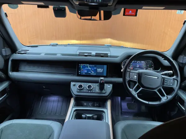 2022 Landrover Defender — photo 2