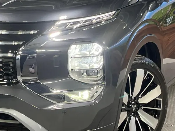 2024 Mitsubishi Outlander — photo 8 | Tuminion Kenya