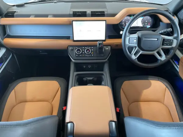 2024 Landrover Defender — photo 2