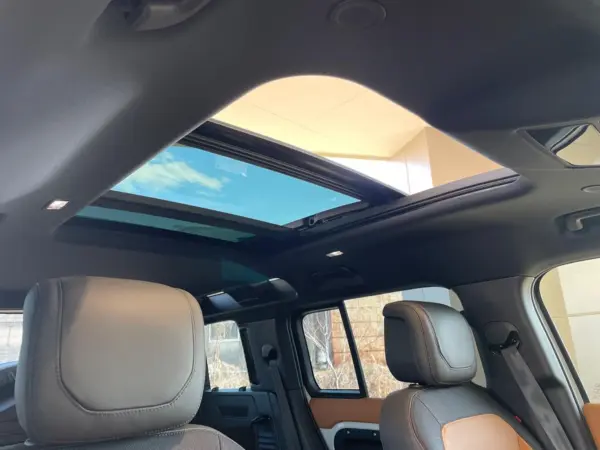 2024 Landrover Defender — photo 3