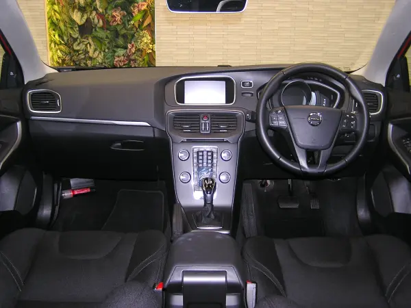 2019 Volvo V40 — photo 3