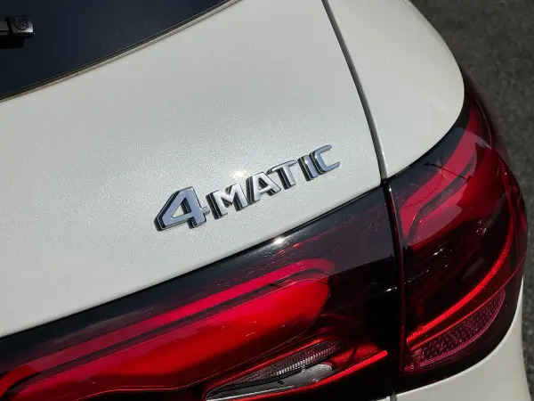 Mercedes-Benz GLC220 d 4MATIC (ISG) AMG Line Package Diesel Turbo 4WD Leather Exclusive Package/Driver's Package/Rear-Axle Steering/Memory Power Seat/Power Tailgate/Seat Heater/Steering Heater/360-Degree Camera System/Our Trade-in (Diamond White) — photo 8