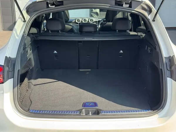 Mercedes-Benz GLC220 d 4MATIC (ISG) AMG Line Package Diesel Turbo 4WD Leather Exclusive Package/Driver's Package/Rear-Axle Steering/Memory Power Seat/Power Tailgate/Seat Heater/Steering Heater/360-Degree Camera System/Our Trade-in (Diamond White) — photo 9