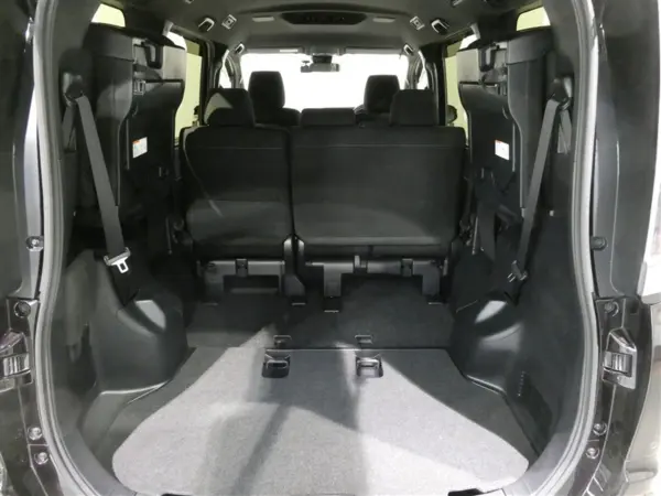 Toyota Noah 2.0 G — photo 8