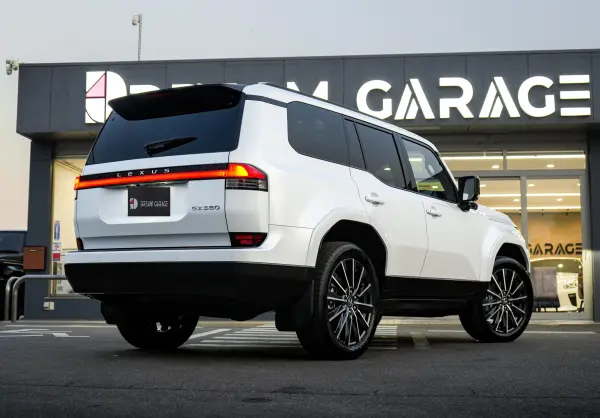 2025 Lexus Gx — photo 2