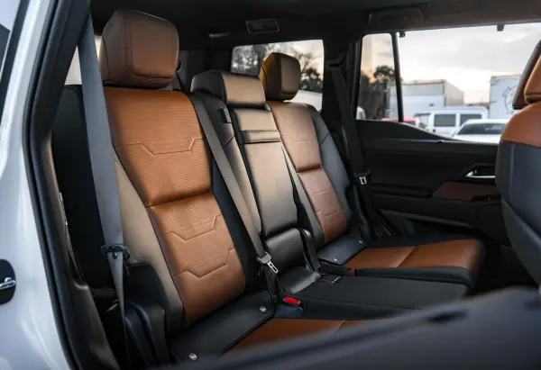 Lexus GX550 Version L 4WD (White White) — photo 8