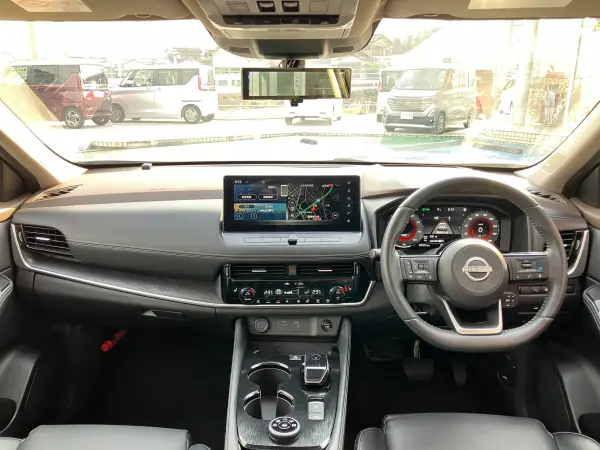 Nissan X-Trail 1.5 G e-4ORCE 4WD One Owner, M-Navi, Smart Room Mirror, Dashcam, 100V Power, ProPilot, Sunroof (Brilliant White Pearl/Super Black) — photo 7