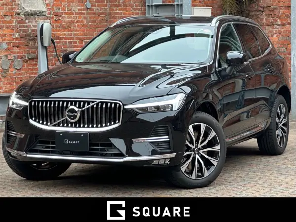 Volvo XC60 Ultra B5 AWD 4WD One Owner / Heated Seats All Around / Front Seat Ventilation / Heated Steering Wheel / Sunroof / Air Suspension / Memory Power Seats / Harman & Kardon Sound / 360-Degree Camera / Crystal Knob / Head-Up Display / Lane Keep Assist (Onyx Black Metallic) — thumbnail 1