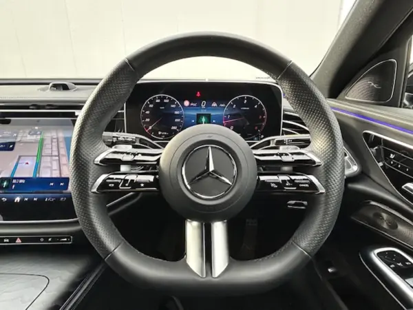 Mercedes-Benz E-Class Wagon E220 d Avantgarde AMG Line Package (ISG equipped model) Diesel Turbo MP202401 Sunroof Leather Exclusive Package Digital Interior Package Advanced Package AMG Line Radar Safety Package 3D Cockpit HUD MBUX AR Navigation Seat Heater Power Seat Burmester Power Tailgate ETC (Obsidian Black) — photo 7