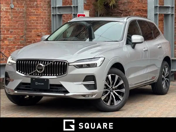 Volvo XC60 Ultra B5 AWD 4WD One Owner / All-Seat Heaters / Front Seat Ventilation / Heated Steering Wheel / Sunroof / Memory Power Seats / Bowers & Wilkins Sound / 360-Degree Camera / Crystal Knob / Head-Up Display / Lane Keep Assist / ETC (Silver) — thumbnail 1