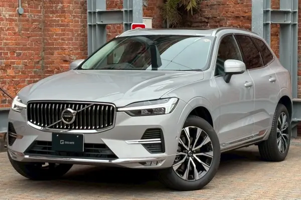 2025 Volvo Xc60 — photo 2