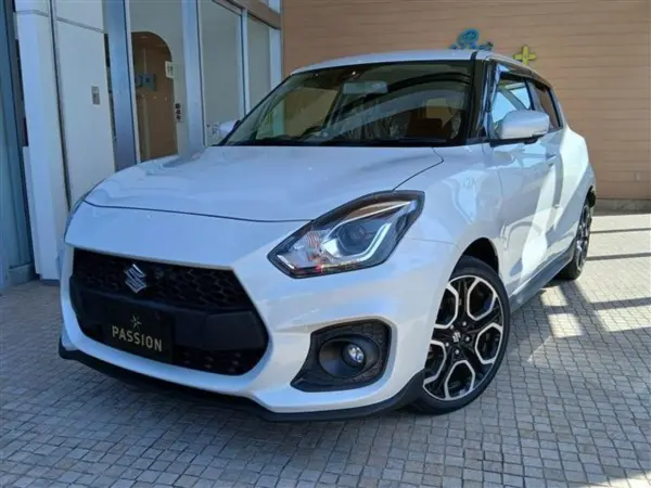 2022 Suzuki Swift — photo 2
