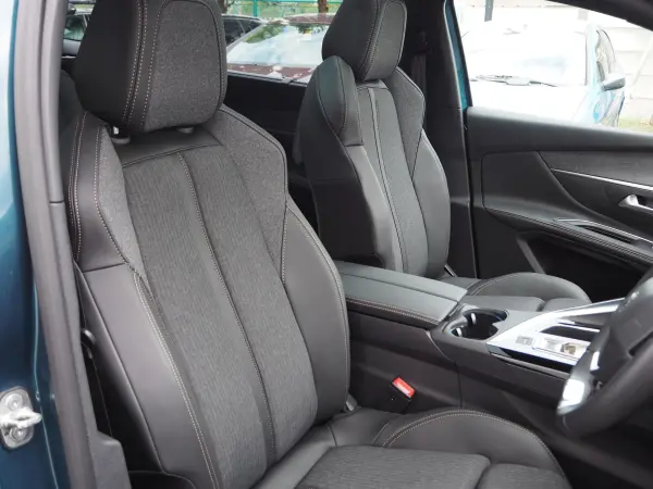 Peugeot 5008 GT Line BlueHDi Diesel Turbo One Owner Sunroof Certified Used Car (Emerald Crystal) — photo 8