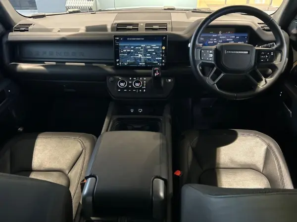 2024 Landrover Defender — photo 2