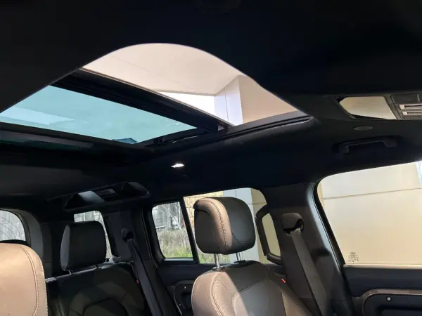 2024 Landrover Defender — photo 3