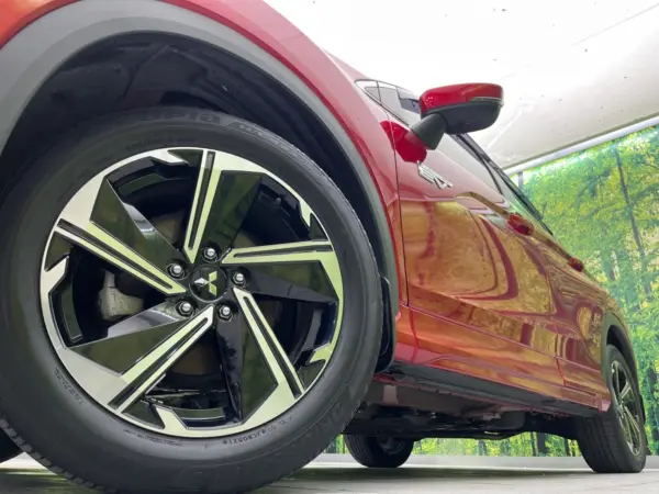 Mitsubishi Eclipse Cross PHEV 2.4 P 4WD with Collision Mitigation, Genuine SD Navigation (Red Diamond) — photo 9