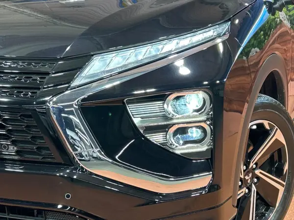 Mitsubishi Eclipse Cross PHEV 2.4 P 4WD Non-Smoking / Genuine 8-inch Navi / 360-Degree Camera / Collision Mitigation System / Radar Cruise / Front Seat Heaters / Blind Spot Monitor / 100V Power Outlet / Power Seats / Head-Up Display / ETC / Dash Cam (White Diamond) — photo 8