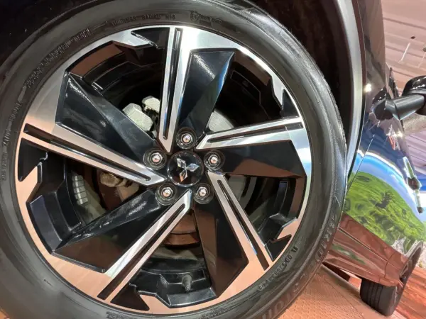 Mitsubishi Eclipse Cross PHEV 2.4 P 4WD Non-Smoking / Genuine 8-inch Navi / 360-Degree Camera / Collision Mitigation System / Radar Cruise / Front Seat Heaters / Blind Spot Monitor / 100V Power Outlet / Power Seats / Head-Up Display / ETC / Dash Cam (White Diamond) — photo 9