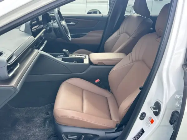 Toyota Crown 2.5 Z Hybrid Brown Leather Interior Genuine Navigation 360-Degree Camera (Precious White Pearl) — photo 7