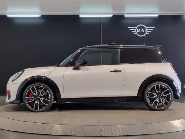 2025 Mini Cooper — photo 3