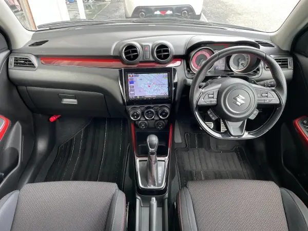2021 Suzuki Swift — photo 2