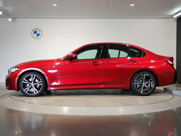 2025 Bmw 3 Series — photo 3