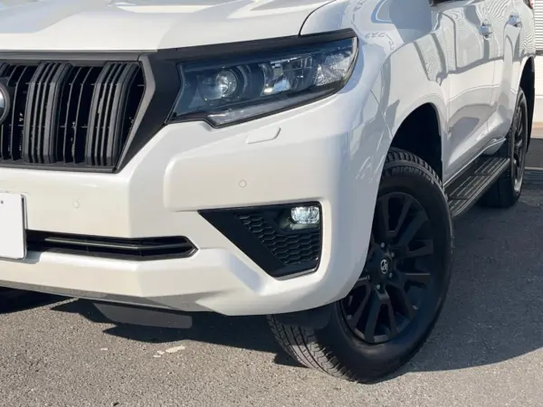 Toyota Land Cruiser Prado 2.7 TX L Package Matte Black Edition 4WD 7-Seater Sunroof Beige Leather Genuine 9-inch Navigation 360 Camera Collision Mitigation System Radar Cruise Non-Smoking Front Seat Air Conditioning Corner Sensors Smart Key LED Headlights ETC 2.0 — photo 8