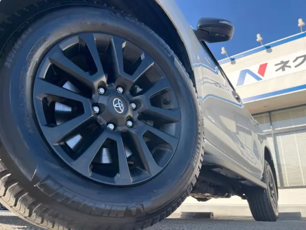 Toyota Land Cruiser Prado 2.7 TX L Package Matte Black Edition 4WD 7-Seater Sunroof Beige Leather Genuine 9-inch Navigation 360 Camera Collision Mitigation System Radar Cruise Non-Smoking Front Seat Air Conditioning Corner Sensors Smart Key LED Headlights ETC 2.0 — photo 9