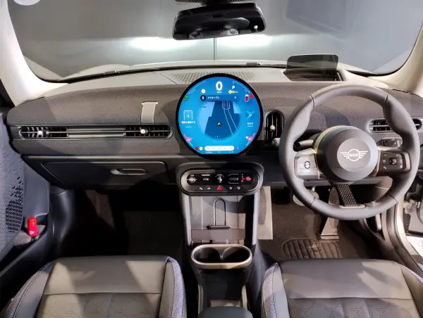 2025 Mini Cooper — photo 2