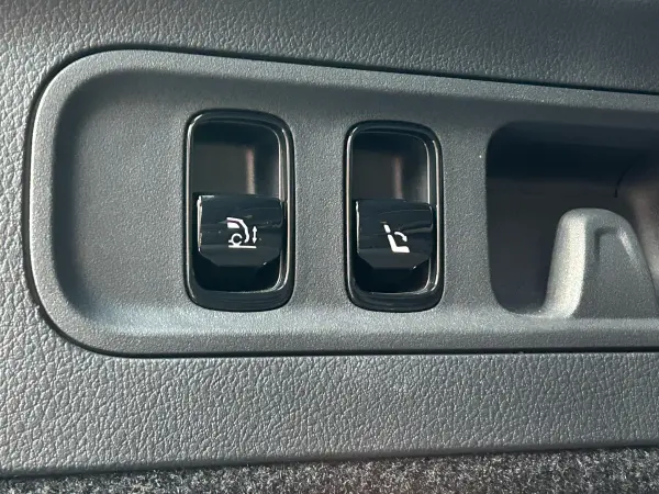 Mercedes-Benz GLC220 d 4MATIC (ISG) AMG Line Package Diesel Turbo 4WD MP202502 Radar Safety Package Ambient Light LED Headlights Seat Heater Memory Power Seats 360° Camera System (Opaque White) — photo 9