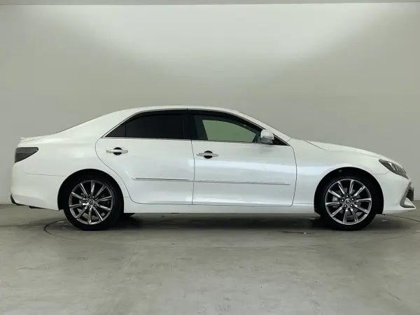 2017 Toyota Mark  X — photo 9 | Tuminion Kenya
