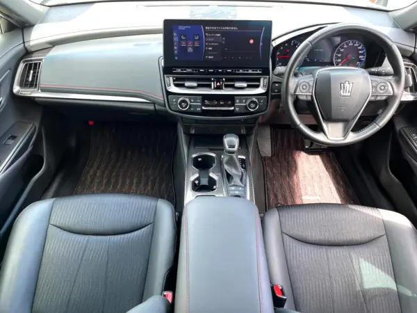 2021 Toyota Crown — photo 2