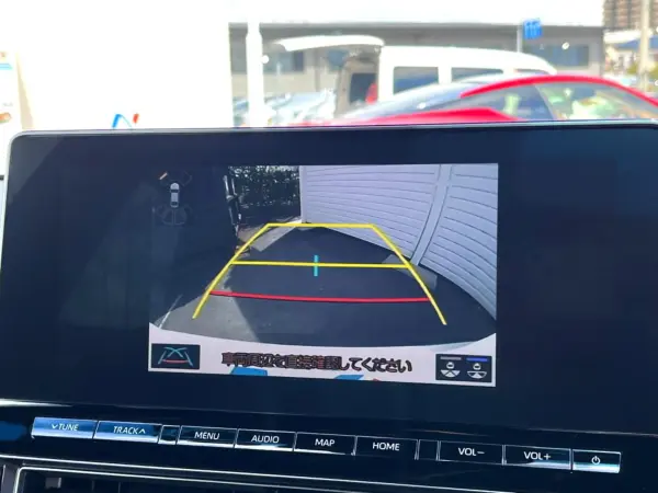 Toyota Crown 2.0 RS Late Model Safety Sense Blind Spot Monitor Genuine 12.3-inch Navigation Backup Camera Triple LED Headlights Power Seats Seat Heaters Genuine 18-inch AW Leather-wrapped Steering Wheel Steering Heater Non-smoking Car (Precious White Pearl) — photo 7