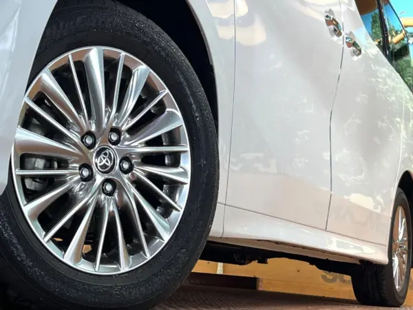 Toyota Alphard Hybrid 2.5 SR C Package E-Four 4WD — photo 9