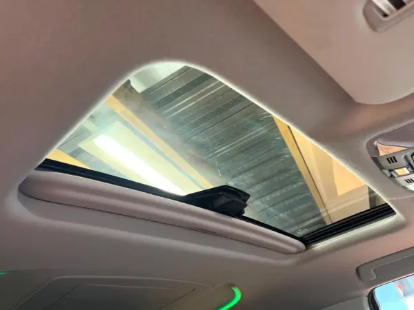 2021 Toyota Alphard — photo 3