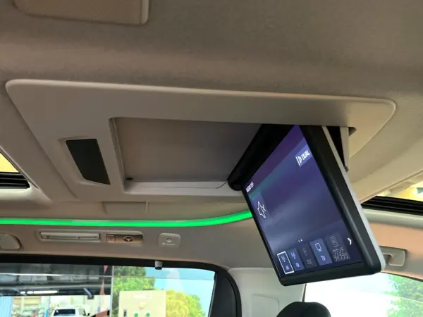 Toyota Alphard Hybrid 2.5 SR C Package E-Four 4WD — photo 7